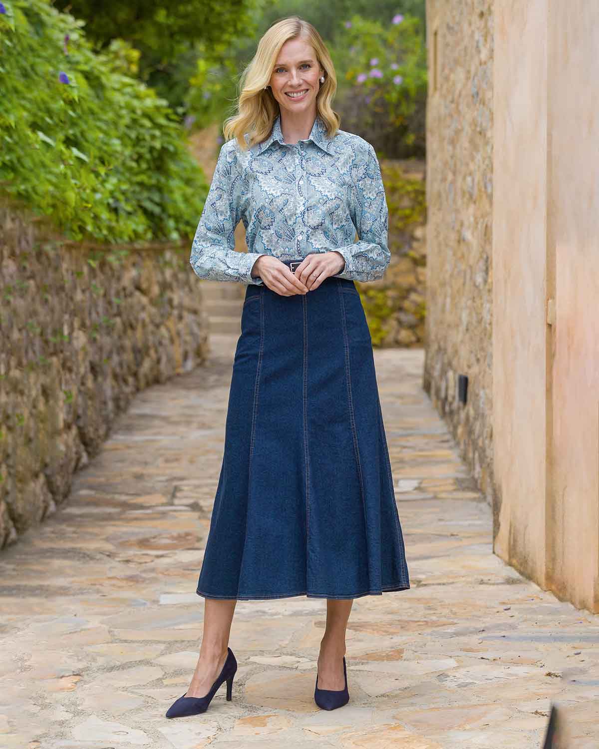 Ladies Skirt & Blouse Outfit Ideas